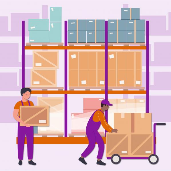 Deux préparateurs de commande en train de déposer des cartons sur un chariot