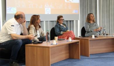 Le représentant de l'ARS, la conseillère départementale déléguée au handicap Françoise Navarro-Estalle, Séverine Roger-Mateille, vice-présidente en charge de l'autonomie, et la directrice générale adjointe Catherine Roumagnac.